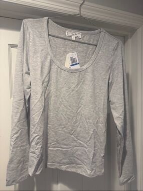 Hippie Rose Heather Gray Long Sleeve Scoop Neck Tee